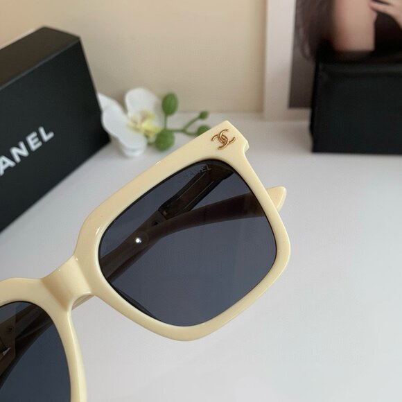 High-Fashion Chanel Square Eyewear - Picture 6 of 7